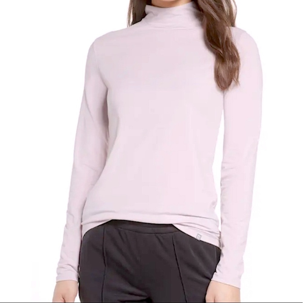 NWT Tommy John Turtleneck